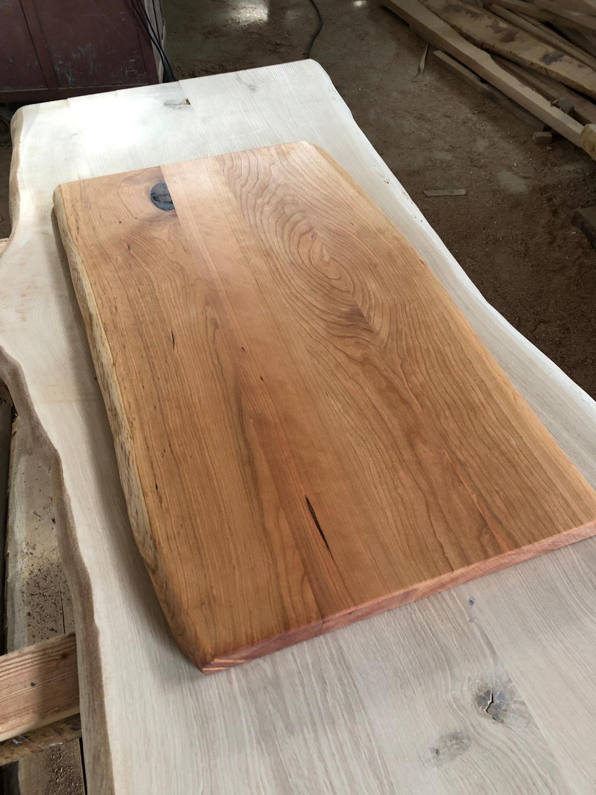 Tischplatte, Kirsche, verleimt, beidseitige Baumkante, 120x60x4 cm, geölt